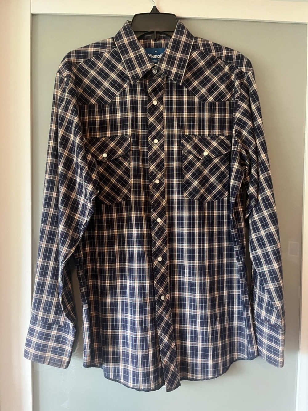 Wrangler Men's Blue and White Plaid Button-Down Shirt
